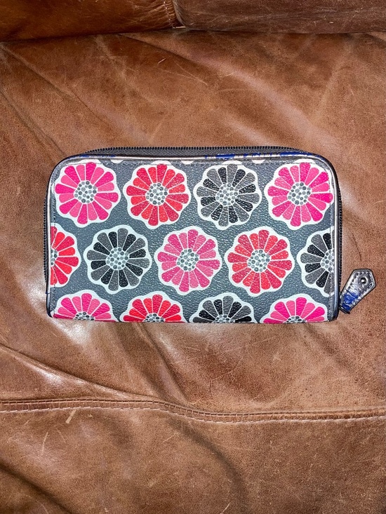 GUC Vera Bradley Retired Cherry Blossom Zip-Around Wallet - Picture 2 of 10